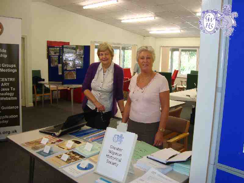 16-017 Tricia Berry & Linda Forryan at LRFHS Open Day 2