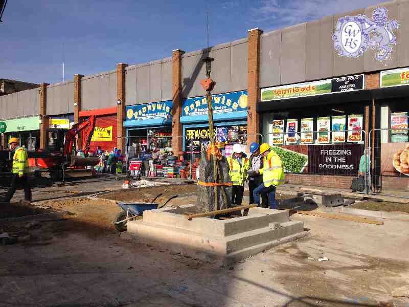 26-148 laying of new stone in Bell Street 28 Oct 2014