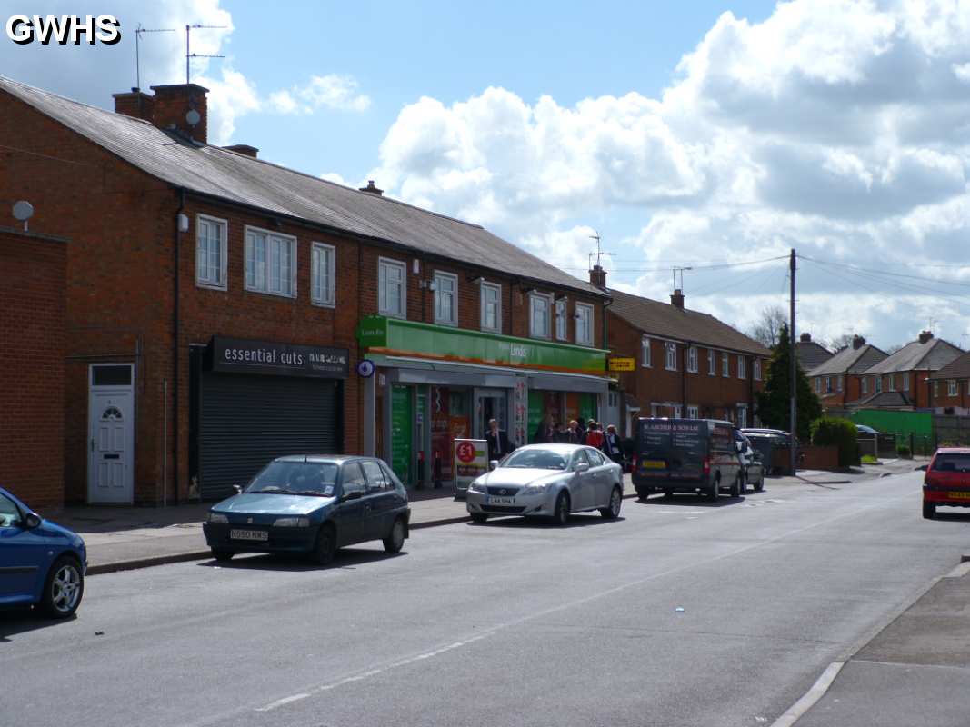 19-364 Essentiala - Londis Queens Drive Wigston Magna 2012