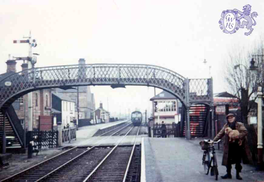 26-466 Man on South Wigston Station platform waiting for the train to arrive, circa 1960