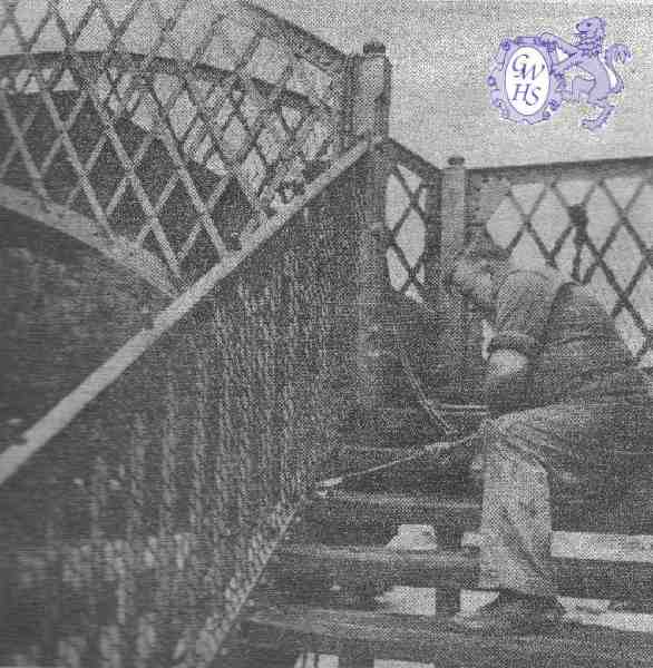 22-466 Demolition of the passenger footbridge at South Wigston Railway station 1967 