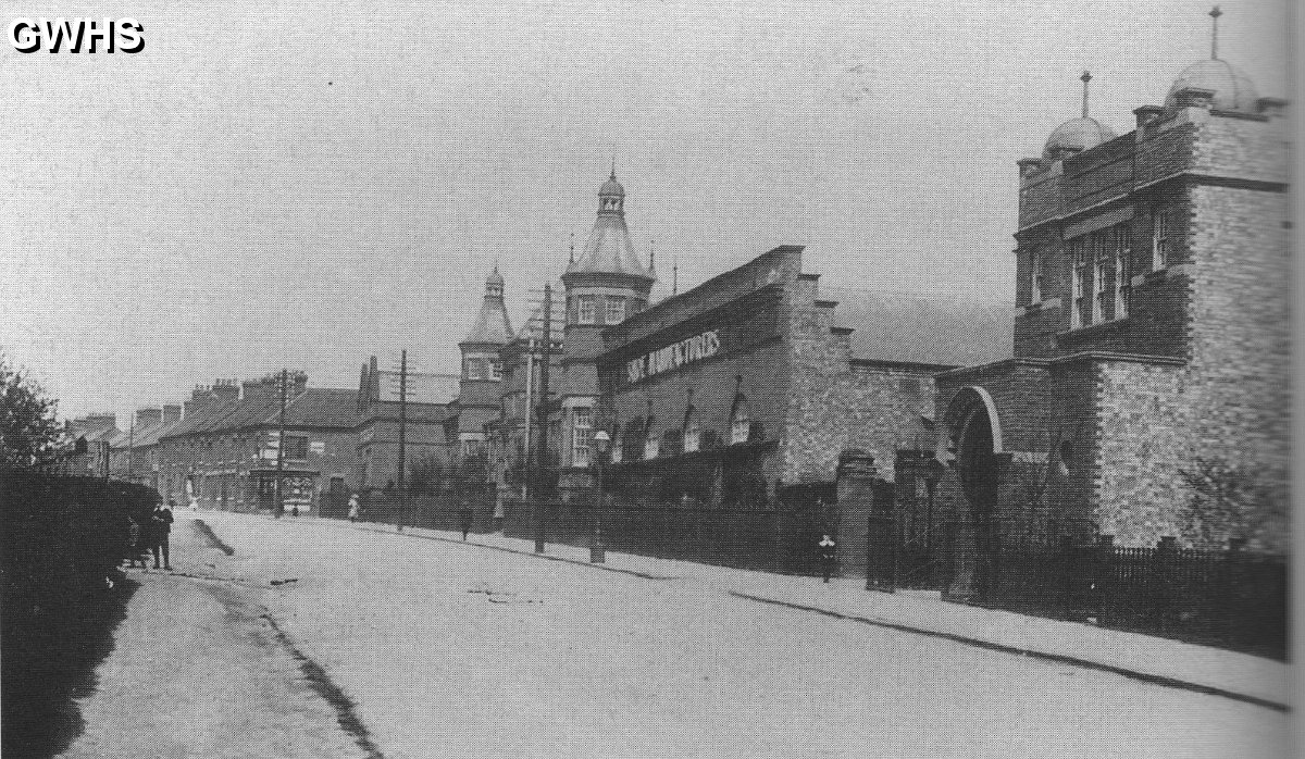 22-106 Saffron Road circa 1920 with Toon & Black's shoe factory on th right