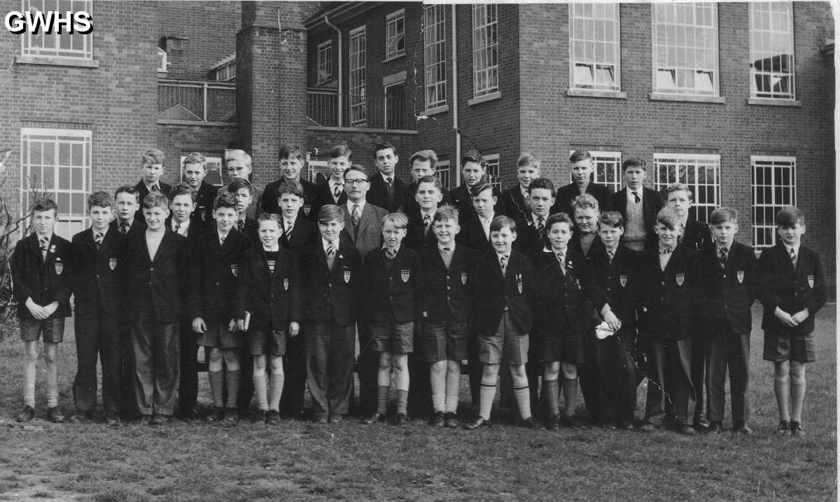 23-639 South Wigston High School choir in 1961