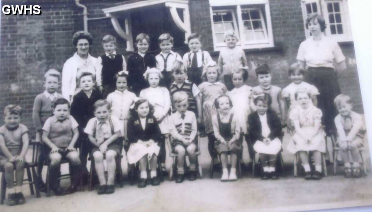 31-249 South wigston infants about 1956,1957