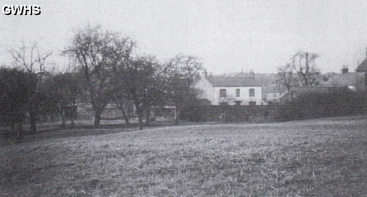 32-427 Upper Farm House Spa Lane Wigston Magna from the rear of the property c 1950