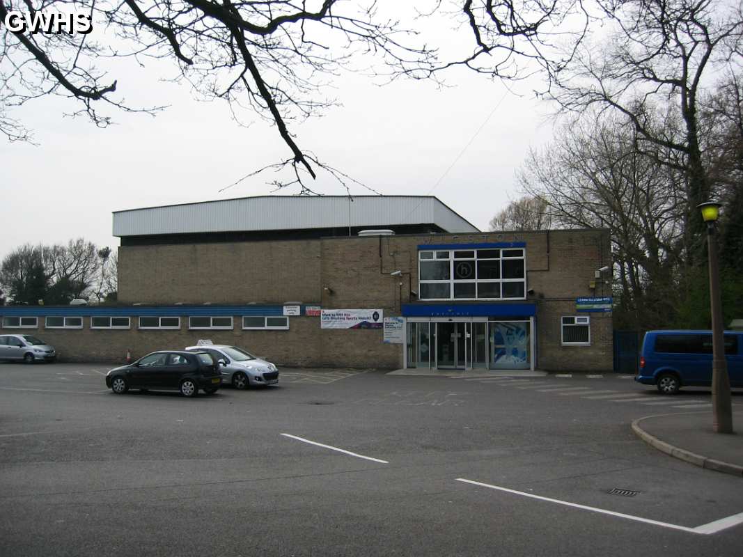 23-870 Swimming Baths Station Road Wigston Magna just prior to demolition April 2014