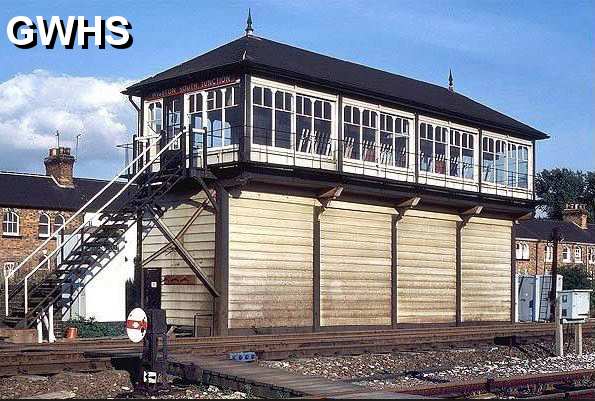 32-303 Signal Box at Wigston Magna Station behind are Midland Cottages