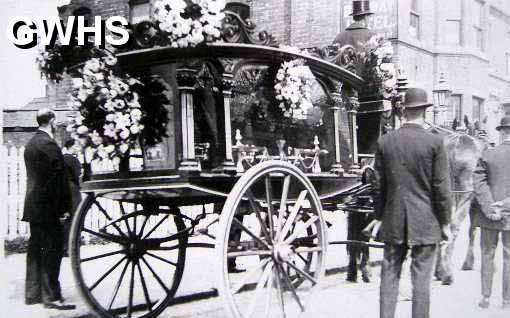9-99 Funeral of Mrs Franklin circa 1925, Herse stands outside the Railway Hotel Station Road Wigston