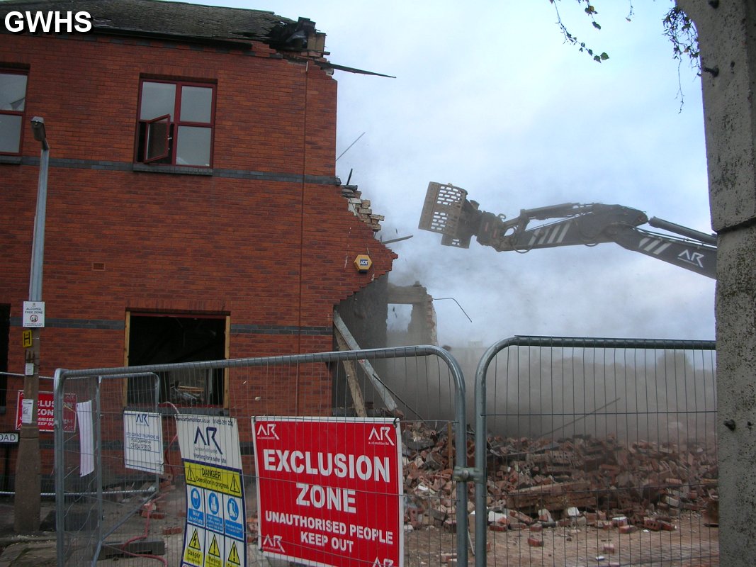 30-062 Demolition of Shoe Fayre corner where Kirkdale Road and Station Street 