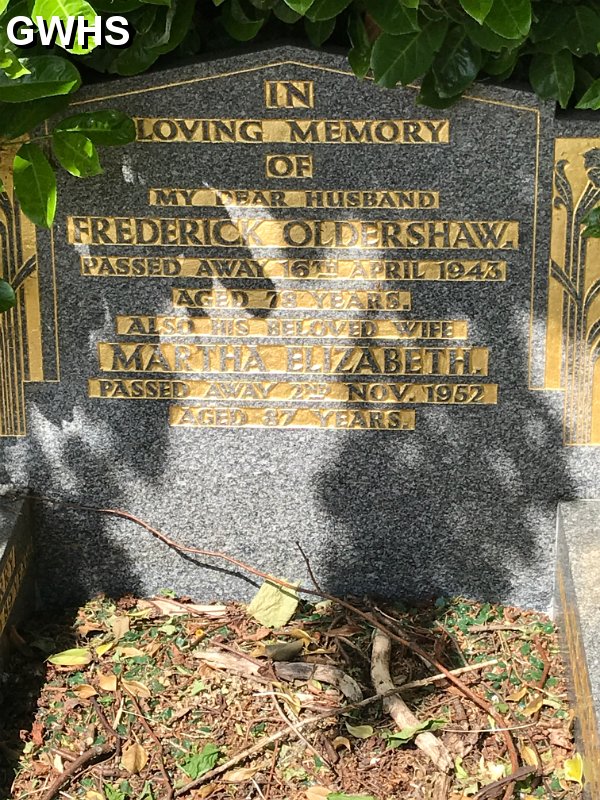 35-761 Grave Stone of Frederick Oldershaw at Wigston Cemetery