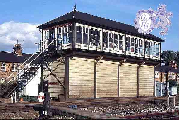 32-303 Signal Box at Wigston Magna Station behind are Midland Cottages