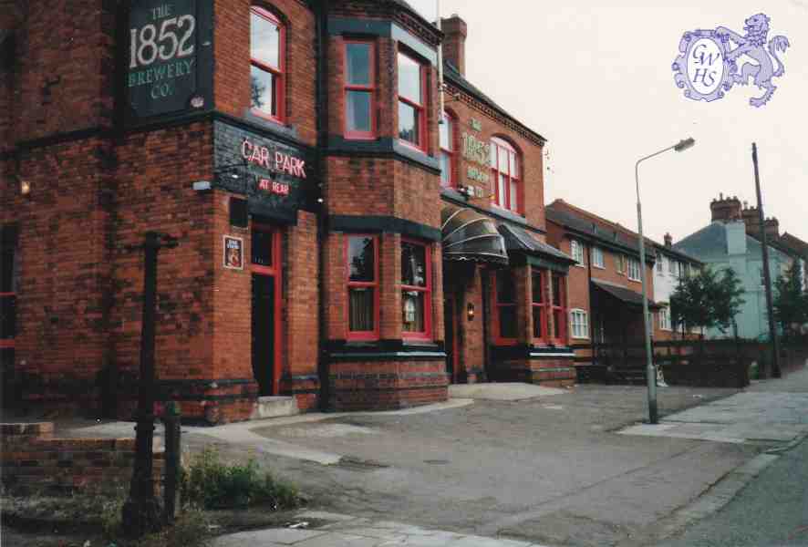 7-54 Railway Hotel Station Road Wigston Magna 1987 (now 1852 Brewery Company)