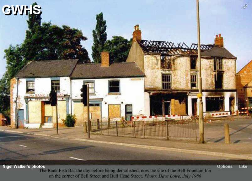 31-127 The older photo of Harpers wallpapers was next to the Bank Fish Bar The Bank Wigston Magna 1987