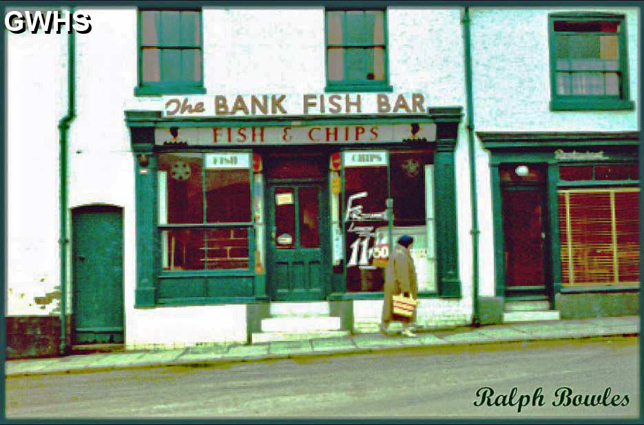 33-320 The Bank Fish Bar Wigston Magna c 1960