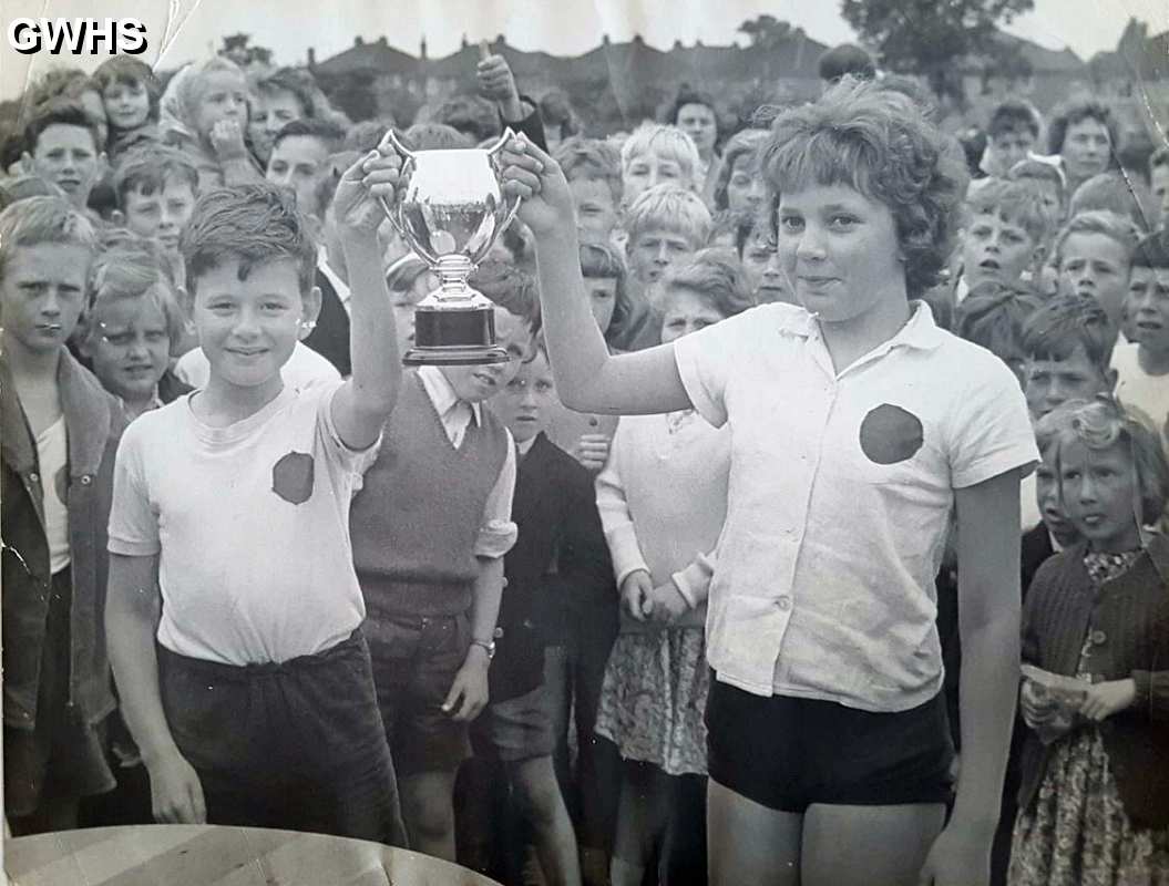 33-841 Waterleys Junior School sports day Wigston Magna 1962