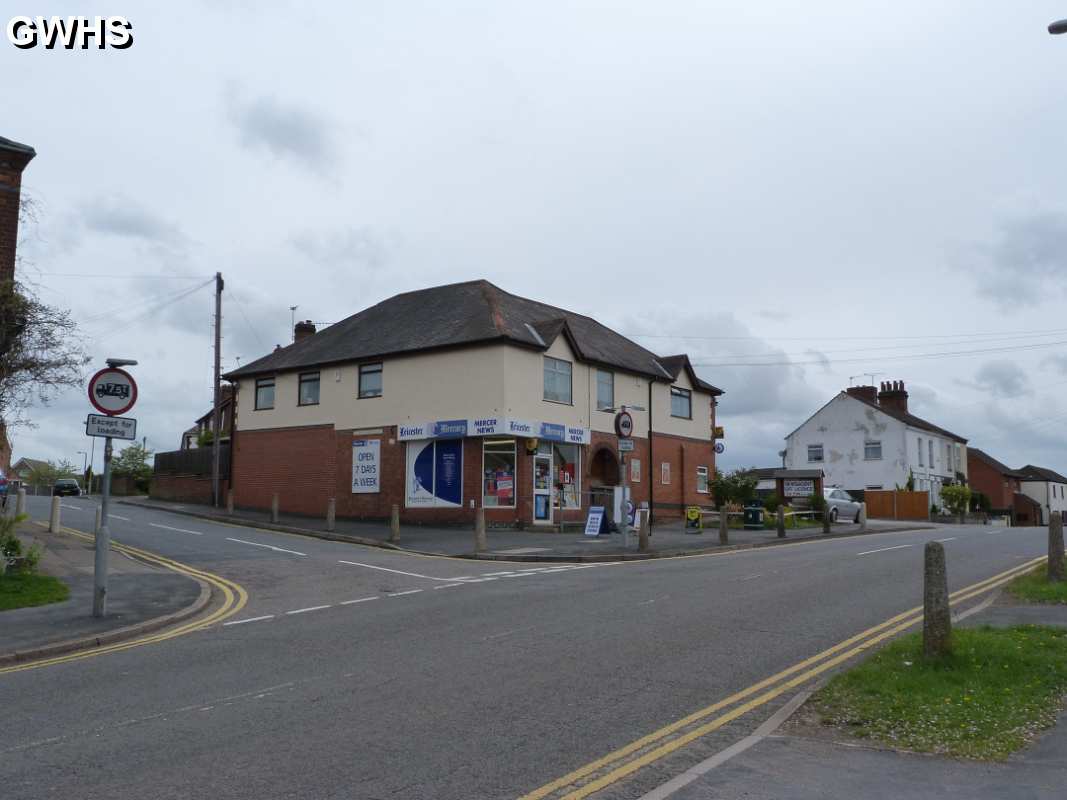 23-296  Mercer News on corner of Harcourt and Welford Road Wigston Magna May 2013