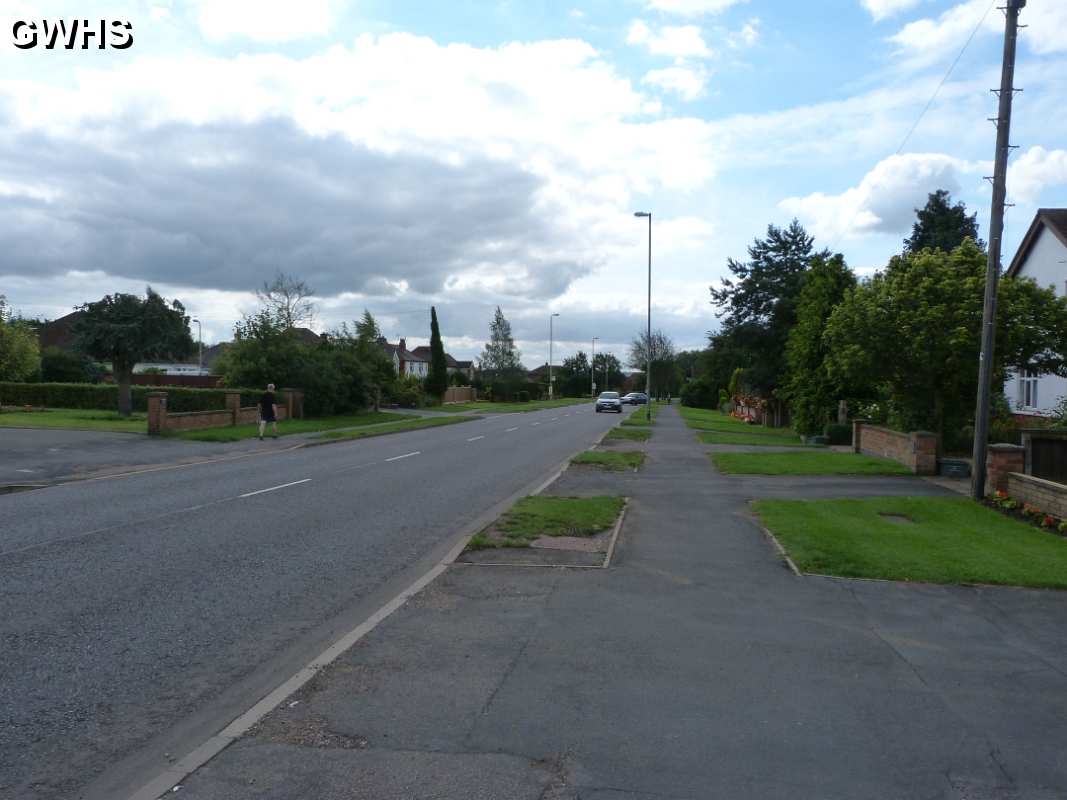 23-431 Welford Road Wigston Magna looking towards the cemetery Aug 2013