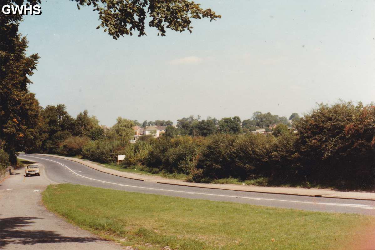 29-629 Welford Road Wigston Magna 1982 looking over Will Forryan's land which became Wigston Harcourt