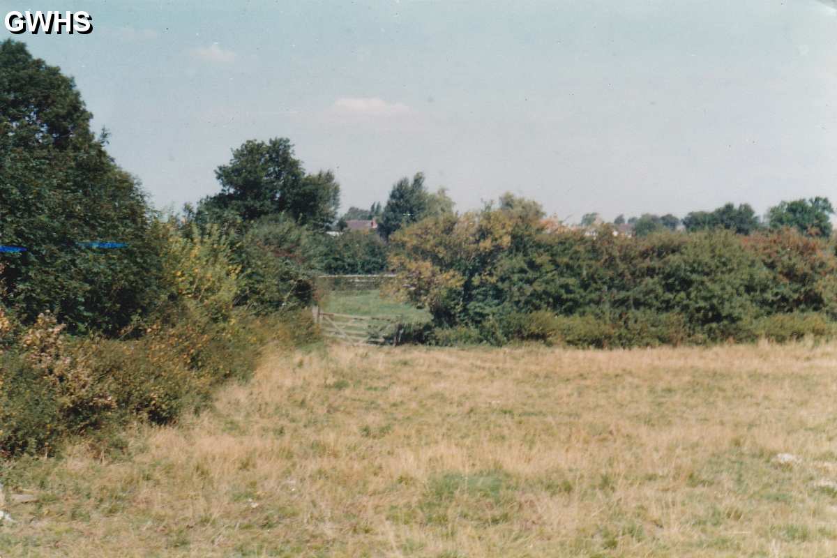 29-634 Welford Road Wigston Magna 1982 looking over Will Forryan's land which became Wigston Harcourt panoramic a