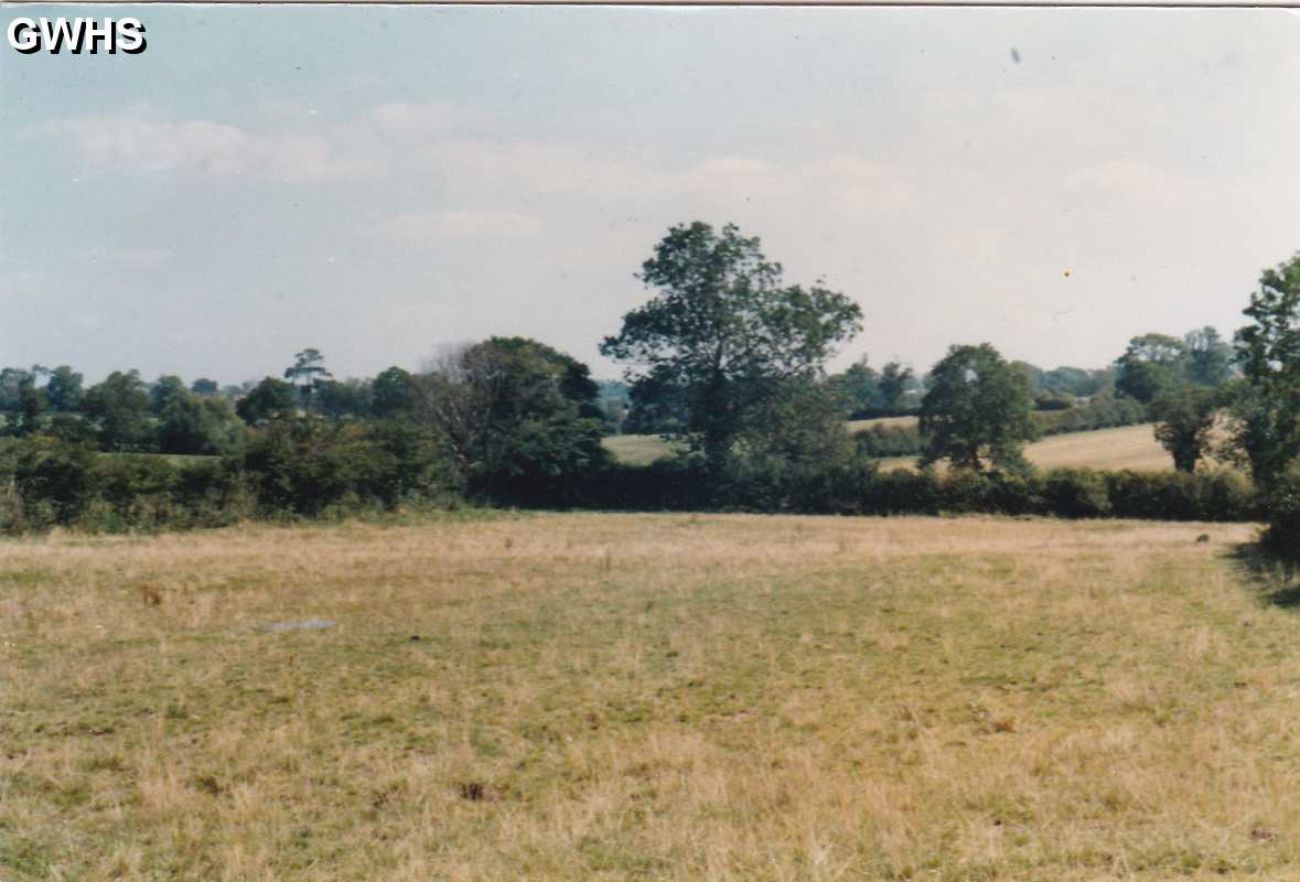 29-636 Welford Road Wigston Magna 1982 looking over Will Forryan's land which became Wigston Harcourt panoramic c