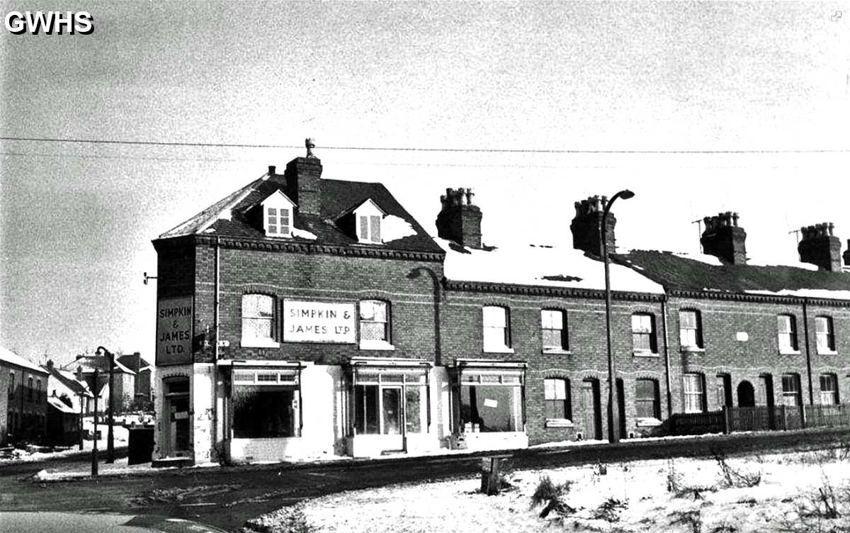 30-914 Right hand corner of Welford Rd and Newton Lane looking from Moat St..Mid 1960s