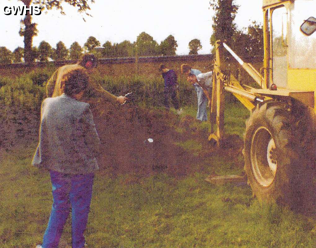 33-075 Excavations for Roman Remains near Wigston Cemetery