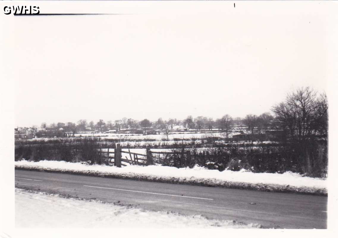8-306 Welford Road Wigston Magna 1978 (looking across to White Gate Farm)