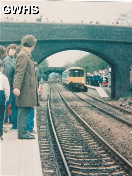 39-011 Opening of Wigston Glan Parva Station 1986