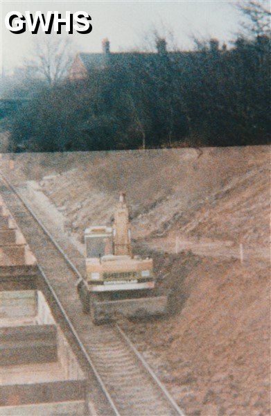 39-026 Building of Wigston Glan Parva Station 1985