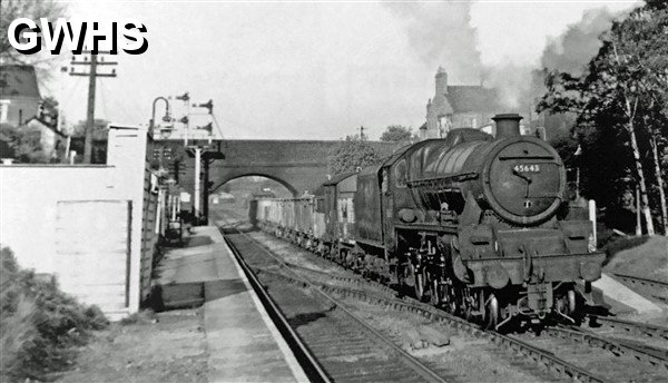 39-066 Rodney 4-6-0 No 45643  with short goods train passing through Wigston Gelen Parva station 17 May 1963