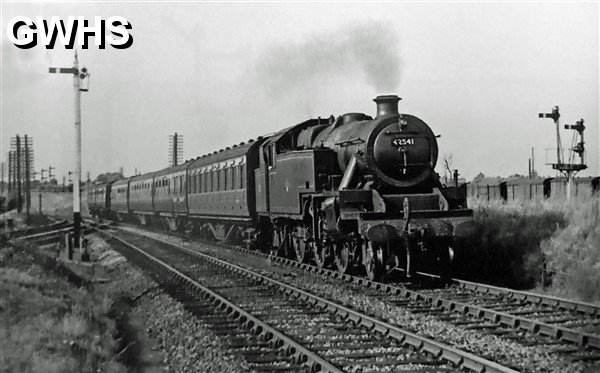 39-095 Stanier 2-6-4T No 42541 from Leicester to London at Wigston Central Junction 1959