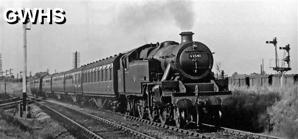 39-095a Stanier 2-6-4T No 42541 from Leicester to London at Wigston Central Junction 1959