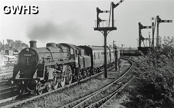 39-098 Standard 4MT 4-6-0 No 75060 Wigston North Junction 1961