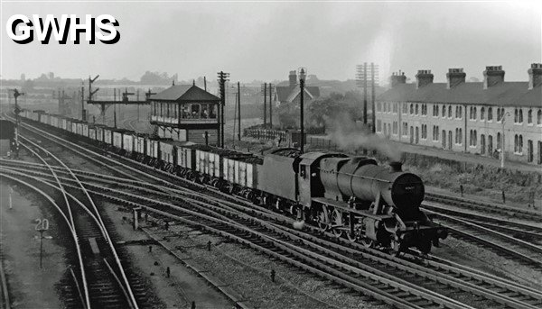 39-118 Stanier 8F No 48657 on the up line at Wigston South Junction 1959
