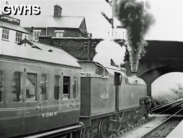 39-141 Wigston Glen Parva station 2-6-4T No 42338 June 1963