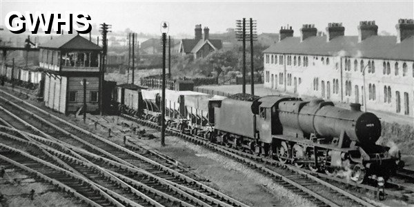 39-144 Wigston Junction South with up goods train 2-8-0 No 48319 in 1959