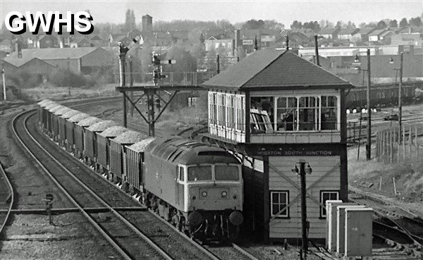 39-159 Wigston South Junction with BR 47202 pulling aggriate hopper wagons