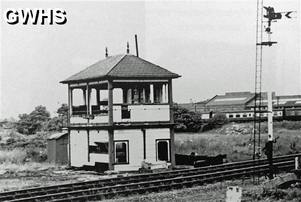 39-176 Derelict Signal Box at Wigston Central Junction 1968