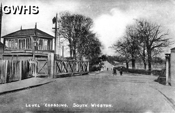 30-518 Level Crossing South Wigston