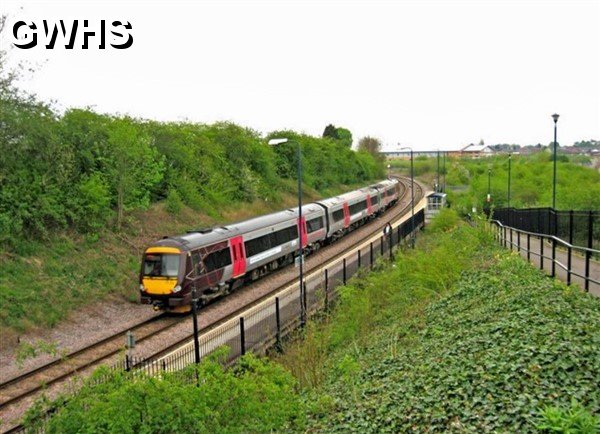 34-908 Cross Country train passing through Glen Parva Station