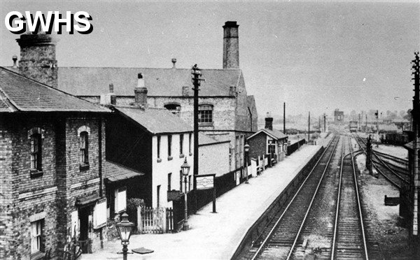 35-675 Wigston South Station 1950's