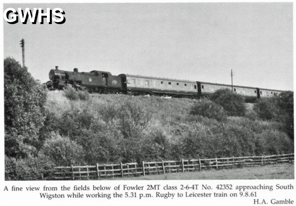 35-692 Train by Crow Mill South Wigston
