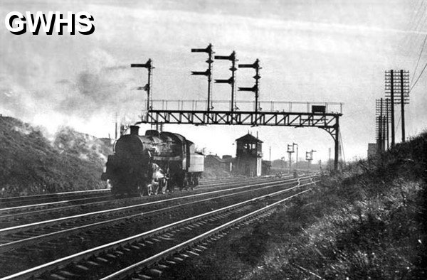 35-965 British Standard 4-6-0 class 4MT number 73059 running northwards from Wigston bound for Leicester shed on the 17th December 1965