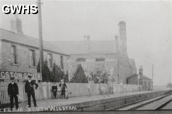 35-986 Wigston South Station 'down' platform c 1900
