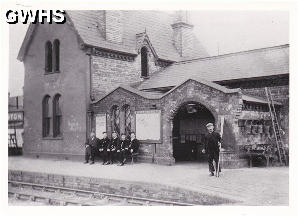 7-94 South Wigston Station Building c 1960