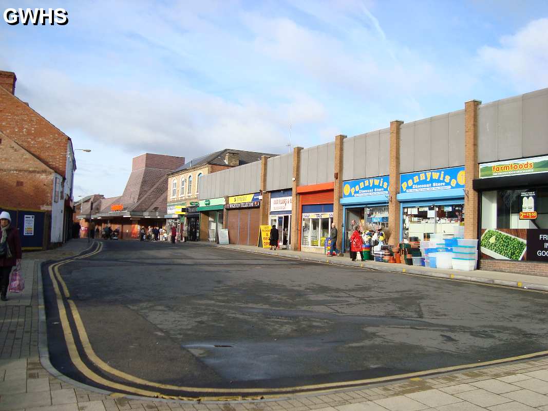 14-084 Bell Street Wigston Magna looking towards Leicester Road Feb 2010