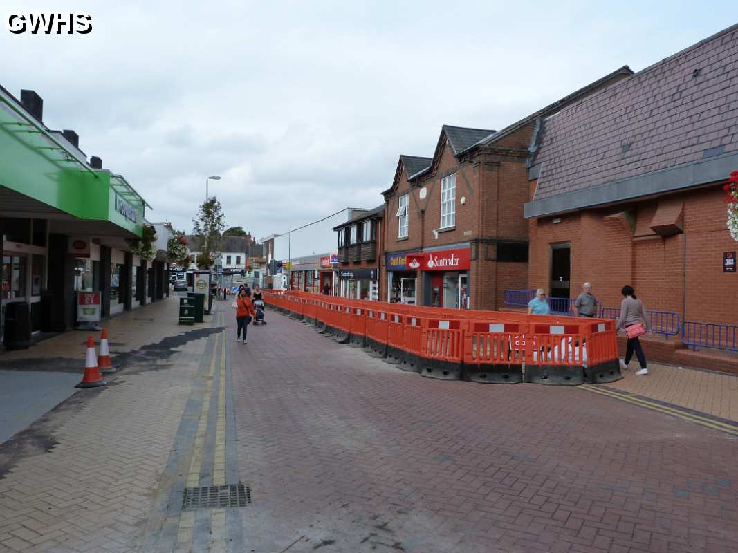 26-132 Bell Street pedestrian area development Sept 2014