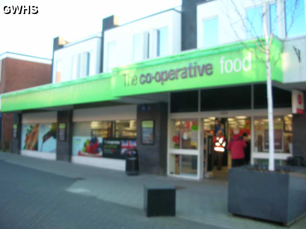 30-038 CO-OP Bell Street Wigston Magna Jan 2016, last day