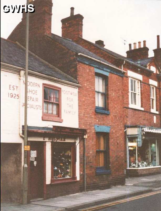 30-748 Holyoak's in Bell Street Wigston Magna