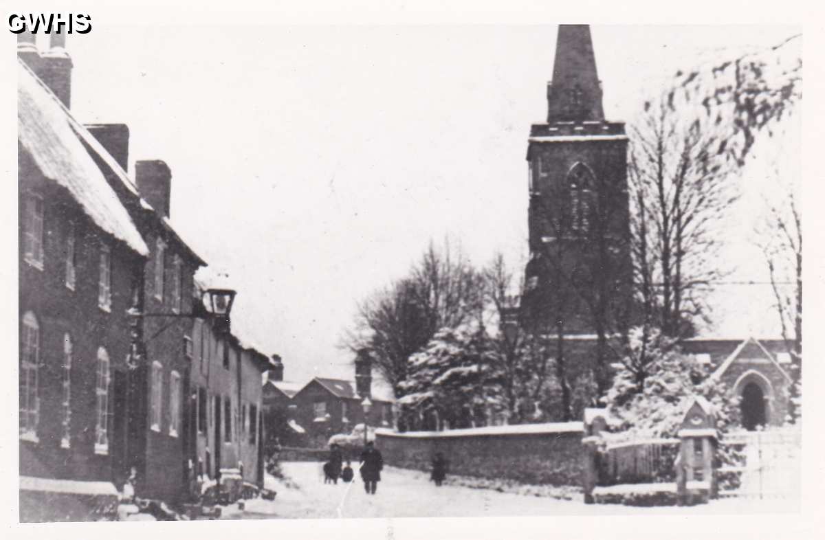 8-268a St Wolstan's Church Wigston Magna looking towards Oadyby Lane